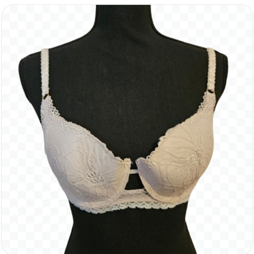 Sophie B Lilac Intimate Lace Feminine Sz 32C